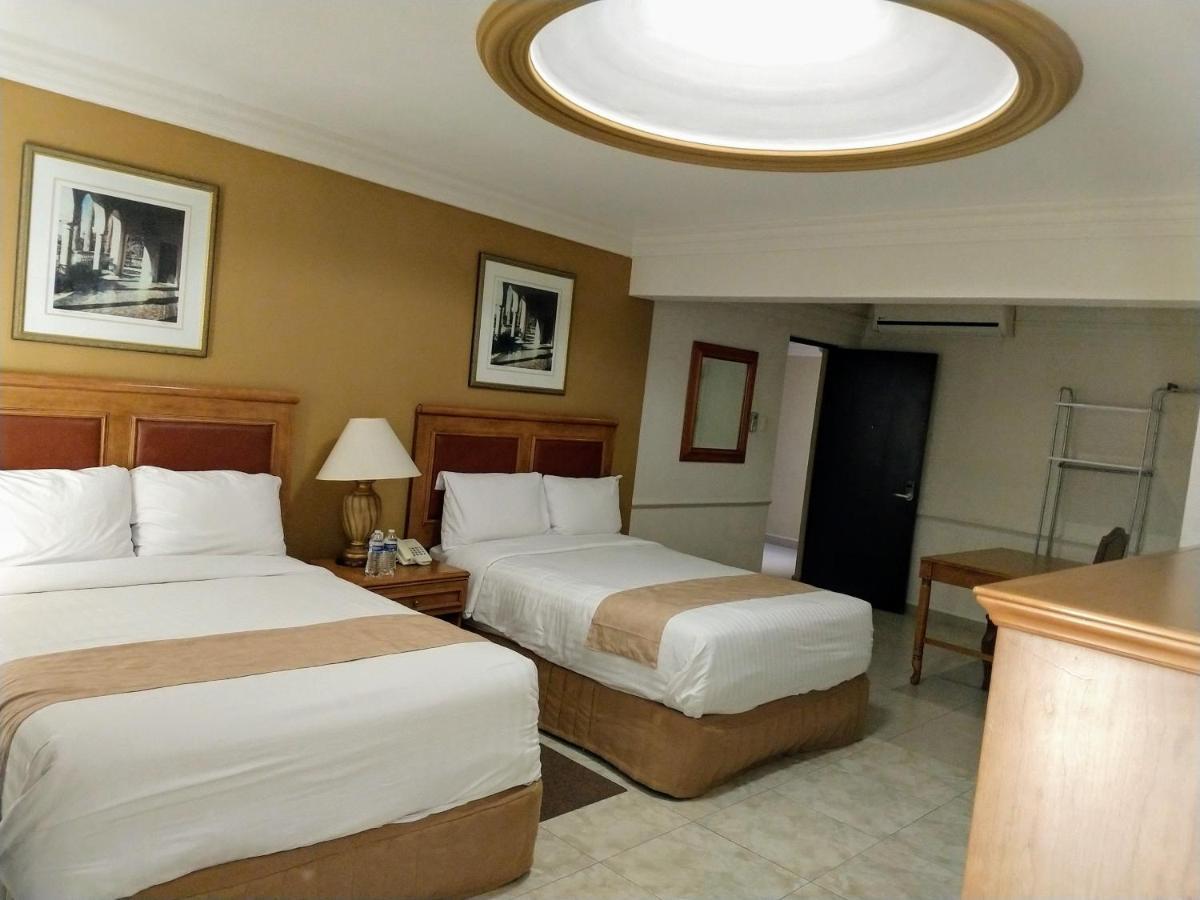 Savoy Express Hotel Torreon Exterior photo