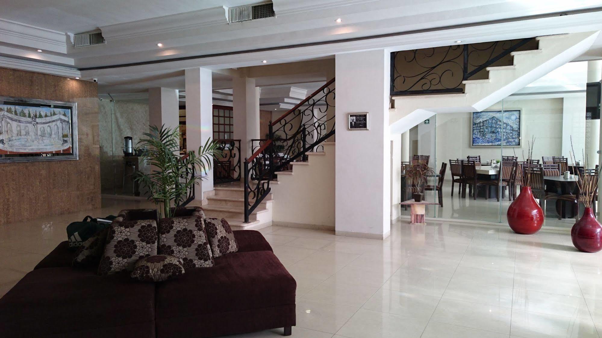 Savoy Express Hotel Torreon Exterior photo